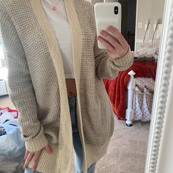 Urban outfitters sweater - Picture 2 of 4